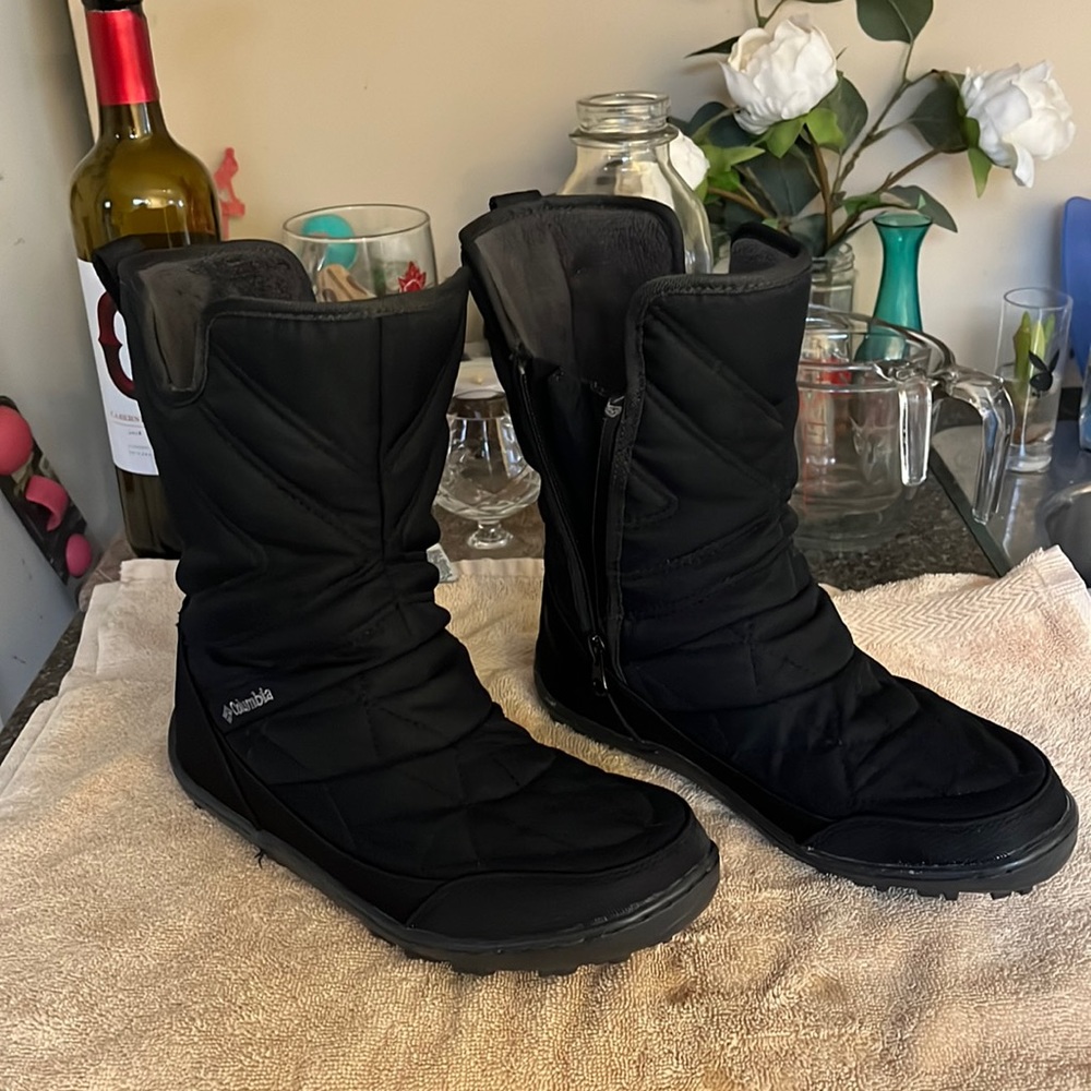 Columbia Minx omni grip size 6 EUC boots